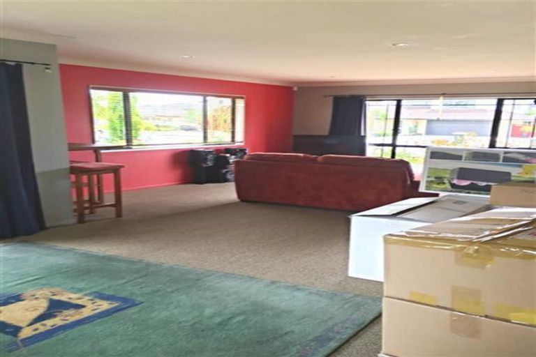 Photo of property in 174 Wattle Farm Road, Wattle Downs, Auckland, 2103