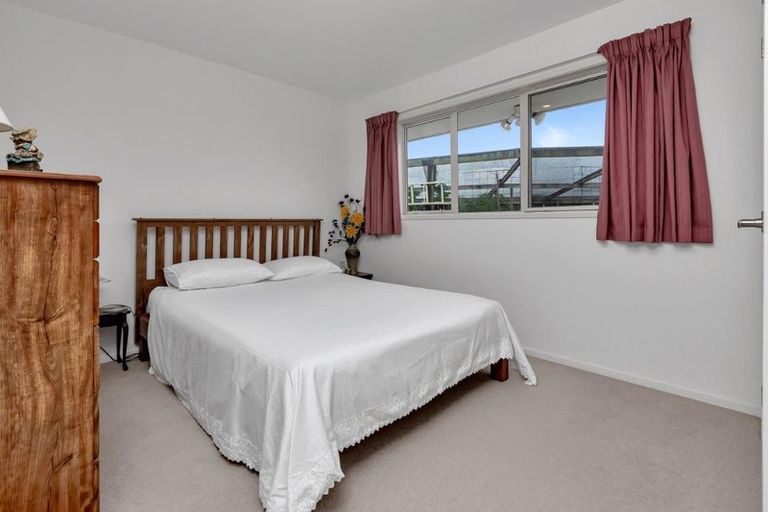 Photo of property in 10 Sea Dune Place, Ruakaka, 0116