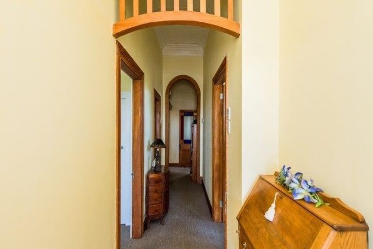Photo of property in 32 Hipango Terrace, Durie Hill, Whanganui, 4500