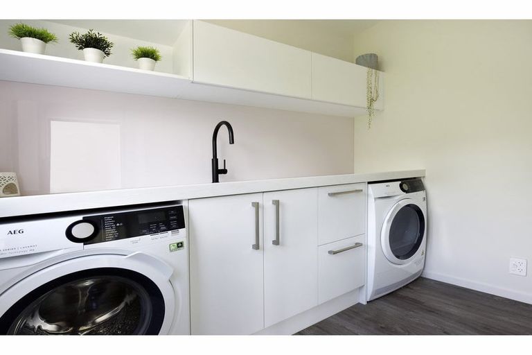 Photo of property in 16 Windleborn Place, Richmond, 7020