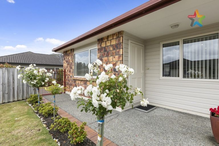 Photo of property in 38 Woodland Mews, Wainuiomata, Lower Hutt, 5014