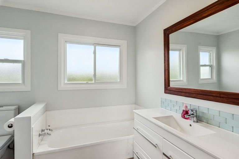 Photo of property in 9 Ross Grove, Paraparaumu, 5032