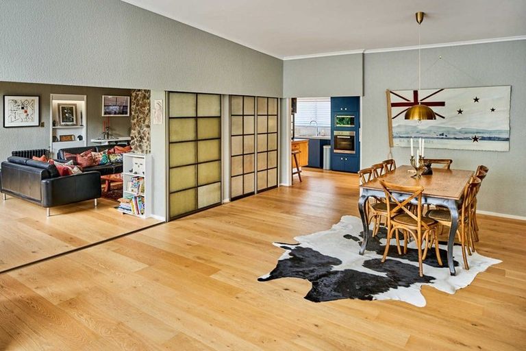Photo of property in 15 Waitohu Road, York Bay, Lower Hutt, 5013
