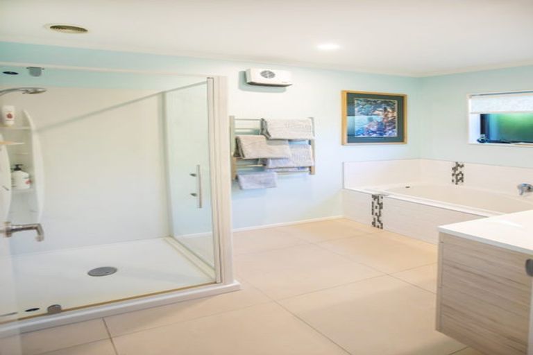 Photo of property in 73 Kotuku Drive, Paraparaumu Beach, Paraparaumu, 5032