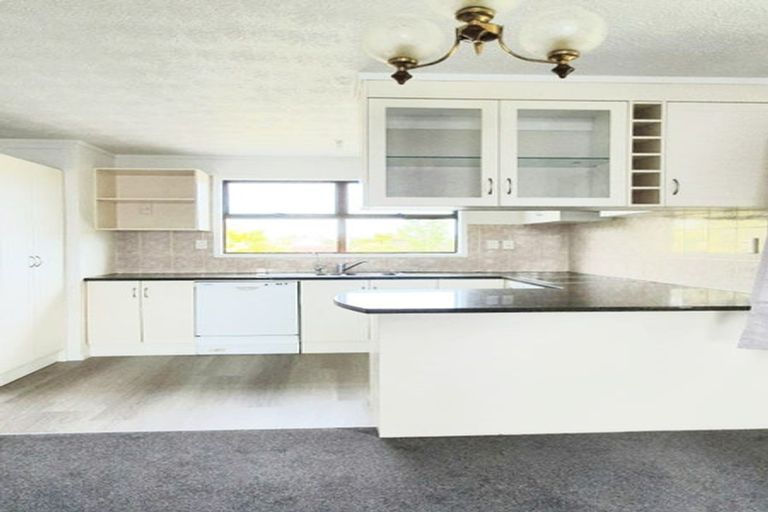 Photo of property in 19 Glen Norman Avenue, Henderson, Auckland, 0610