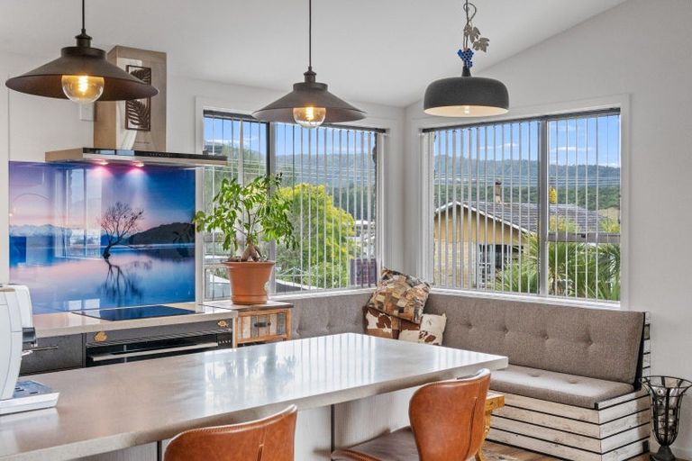 Photo of property in 32-34 Moana View Road, Waikawa, Picton, 7220