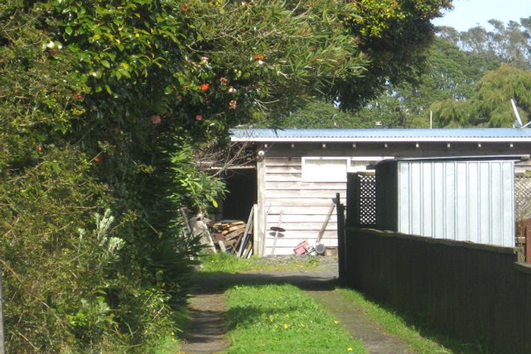 Photo of property in 17 Leslie Street, Waitara, 4320