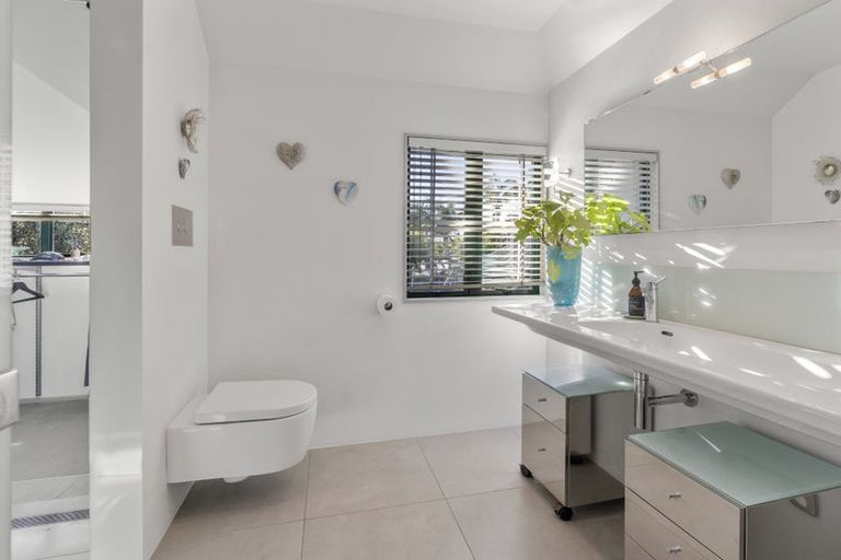 Photo of property in 56a Wairoa Road, Narrow Neck, Auckland, 0624