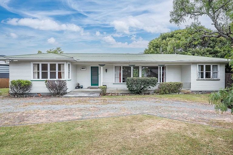 Photo of property in 12 Arawhata Road, Paraparaumu, 5032