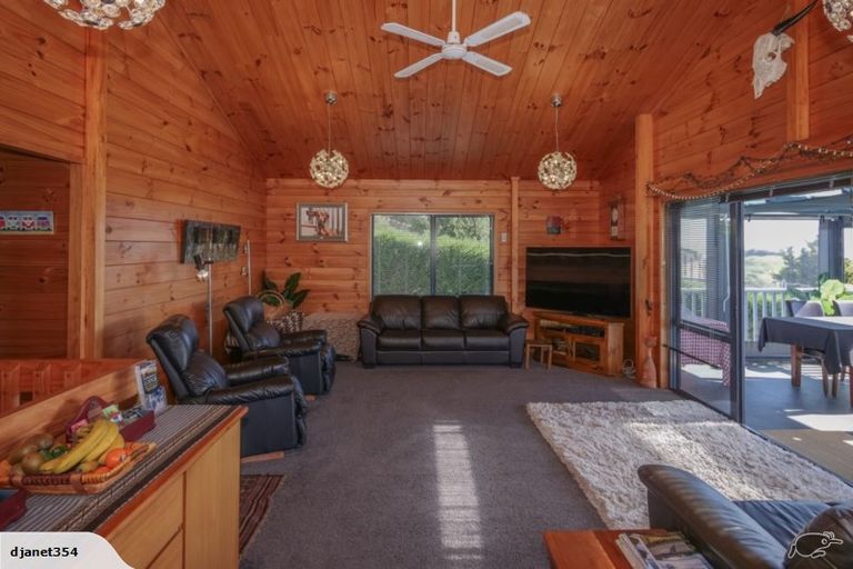 Photo of property in 33 Cable Bay Block Road, Cable Bay, 0420