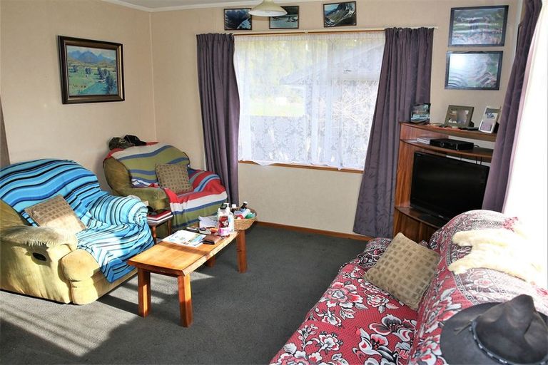 Photo of property in 8 Opuka Place, Haast, 7886