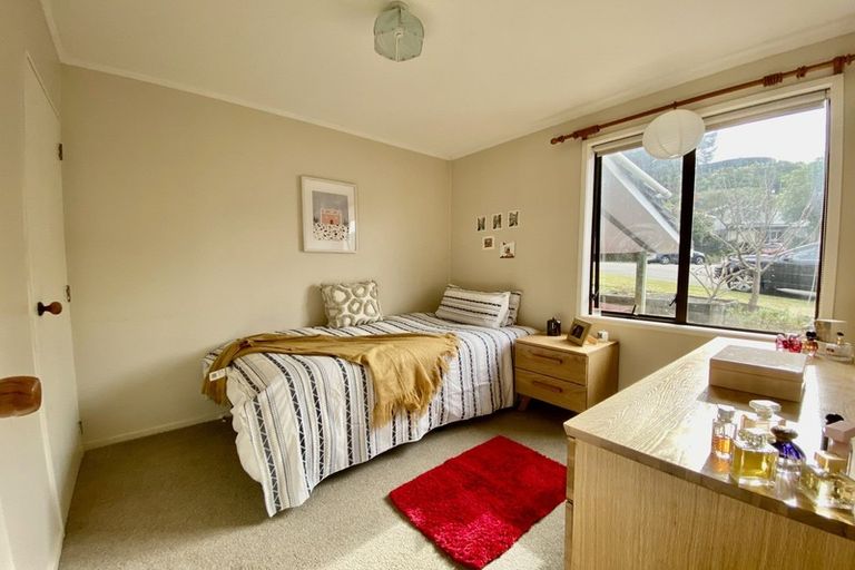 Photo of property in 35 Westhaven Drive, Tawa, Wellington, 5028