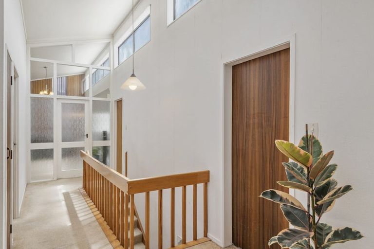 Photo of property in 25 Coromandel Crescent, Mairangi Bay, Auckland, 0630