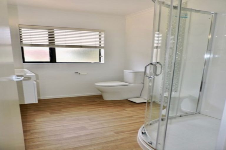 Photo of property in Redwood Village, 28/42 Main Road, Tawa, Wellington, 5028