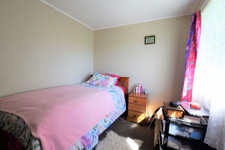 Photo of property in 11 Mile Place, Henderson, Auckland, 0612