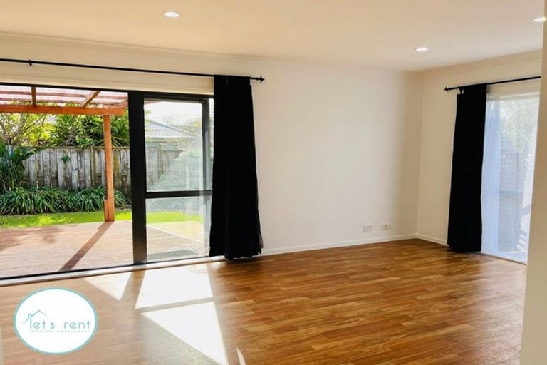 Photo of property in 60 Sheriff Place, Randwick Park, Auckland, 2105