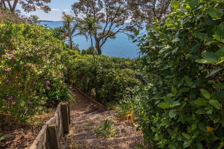 Photo of property in 2/58 Cliff Road, Torbay, Auckland, 0630