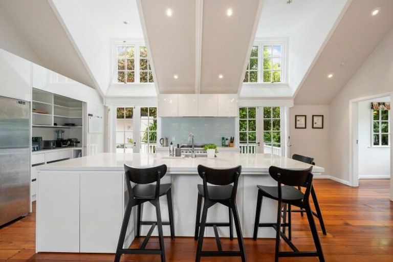 Photo of property in 5a Raroa Road, Kelburn, Wellington, 6012