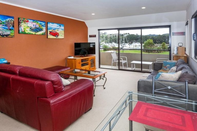 Photo of property in 613b Beach Road, Whangamata, 3620