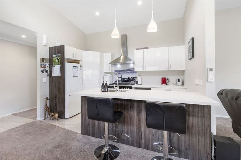 Photo of property in 14a Banks Boulevard, Whitby, Porirua, 5024