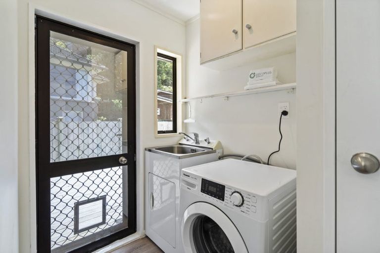 Photo of property in 1/13 Woodlands Crescent, Browns Bay, Auckland, 0630