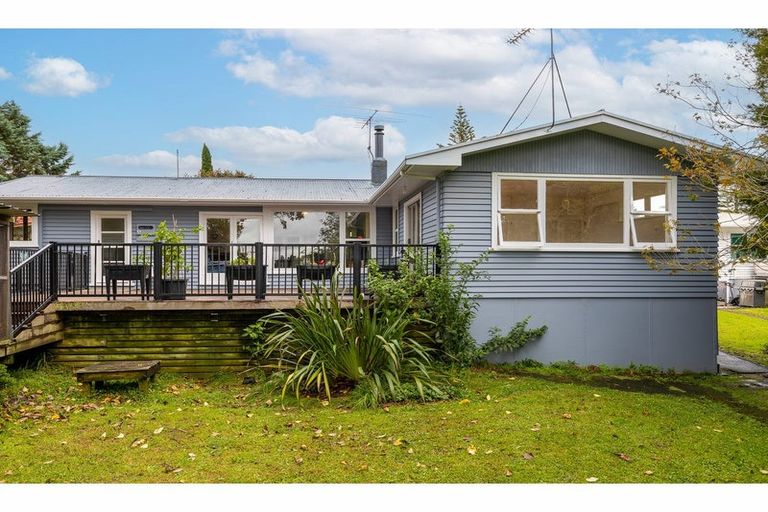 Photo of property in 42 Lowtherhurst Road, Massey, Auckland, 0614