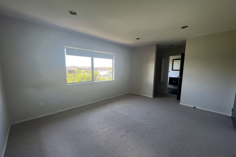 Photo of property in 45 Riverglade Parkway, Te Atatu South, Auckland, 0610