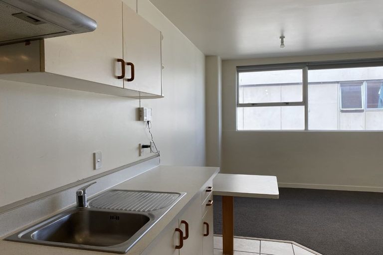 Photo of property in Regency Apartments, 6d/49 Manners Street, Te Aro, Wellington, 6011