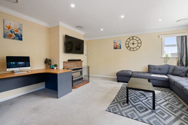 Photo of property in 5 Mahoe Street, Tawa, Wellington, 5028