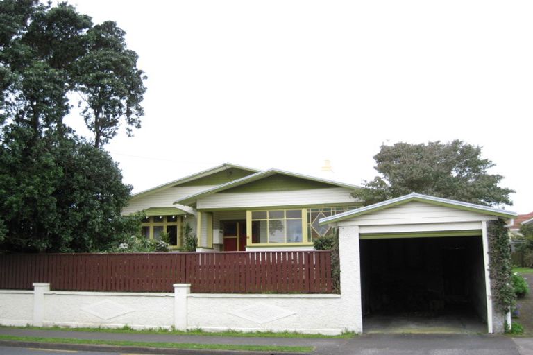 Photo of property in 65 Record Street, Fitzroy, New Plymouth, 4312