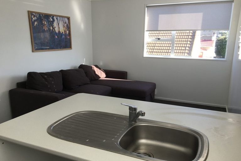 Photo of property in 2/71 Kemp Street, Kilbirnie, Wellington, 6022