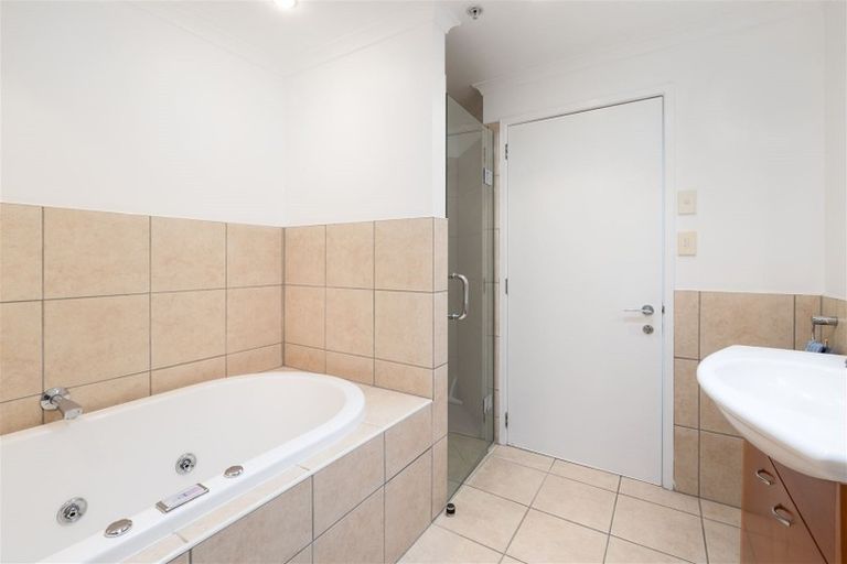 Photo of property in 314/136 Marine Parade, Mount Maunganui, 3116