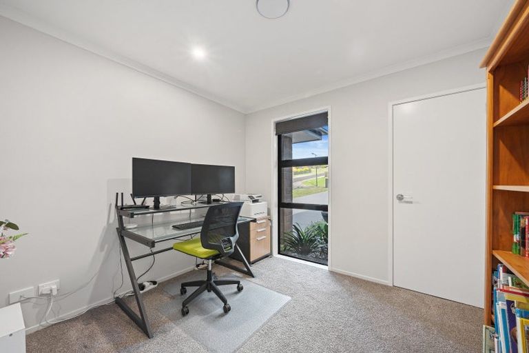 Photo of property in 15 Fisk Road, Pukekohe, 2120
