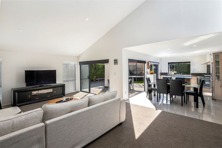 Photo of property in 7 Lilybank Crescent, East Tamaki, Auckland, 2013
