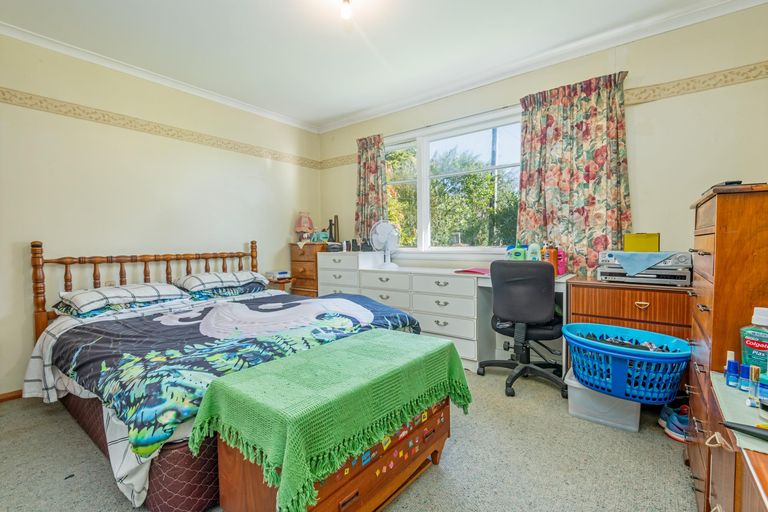 Photo of property in 12 Lawton Road, Newbury, Feilding, 4775