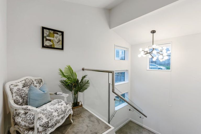 Photo of property in 14a Crystal Avenue, Glendene, Auckland, 0602