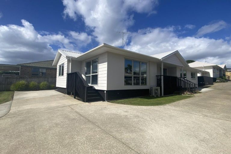 Photo of property in 30 Bay Street, Red Beach, 0932
