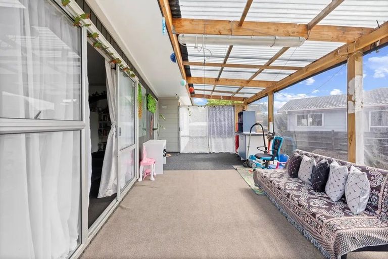 Photo of property in 13 Ewbank Place, Manurewa, Auckland, 2102