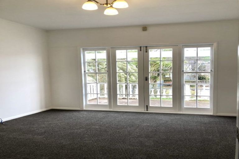 Photo of property in 202 Clyde Street, Island Bay, Wellington, 6023