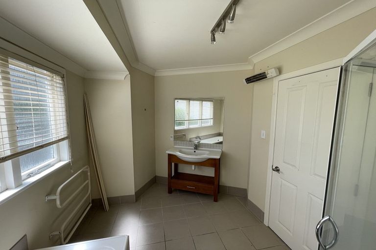 Photo of property in 84 Marlborough Avenue, Glenfield, Auckland, 0629