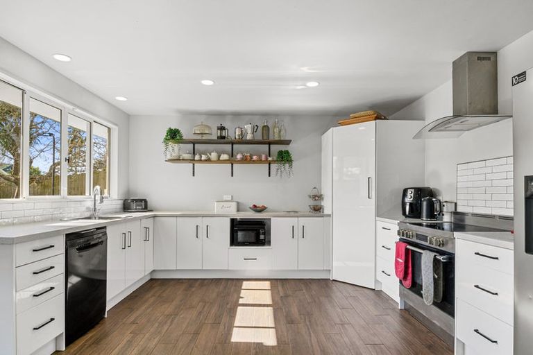 Photo of property in 32 Merlot Heights, Huapai, Kumeu, 0810