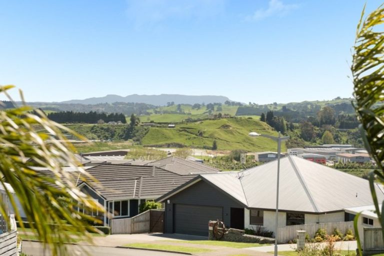 Photo of property in 33 Benmore Crescent, Pyes Pa, Tauranga, 3112