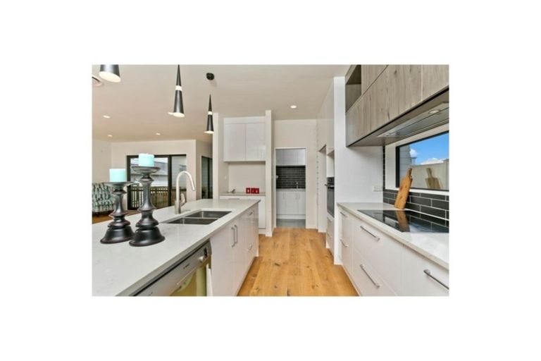 Photo of property in 22 Turutu Place, Long Bay, Auckland, 0630