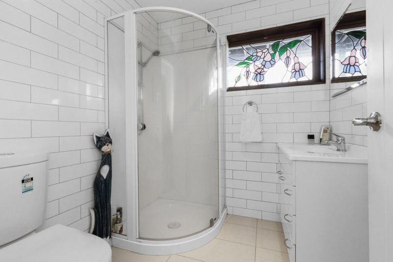 Photo of property in 30a Enfield Road, Hospital Hill, Napier, 4110