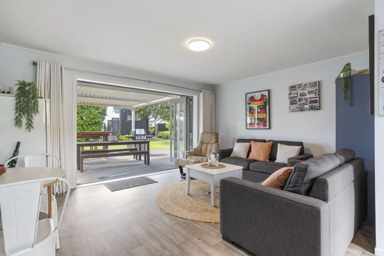 Photo of property in 106 Whitby Place, Whangamata, 3620