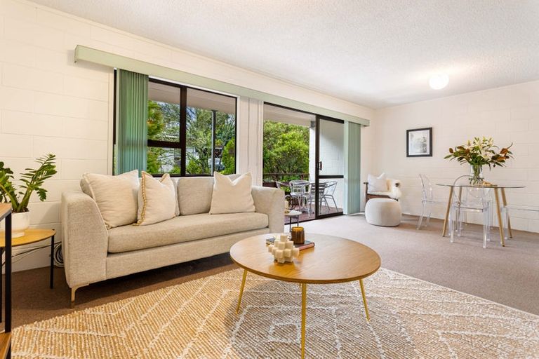 Photo of property in 2/40 Evans Road, Glen Eden, Auckland, 0602