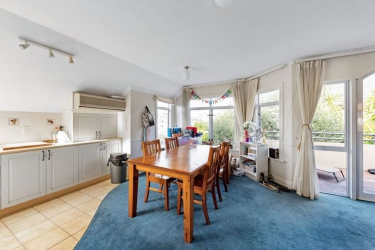 Photo of property in 50c Maunganui Road, Mount Maunganui, 3116