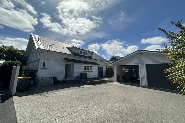 Photo of property in 33 Kotare Street, Fendalton, Christchurch, 8041