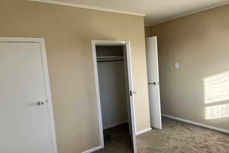 Photo of property in 2/111 Bond Crescent, Forrest Hill, Auckland, 0620