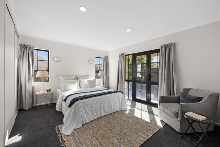 Photo of property in 1420b Karamu Road North, Mayfair, Hastings, 4122